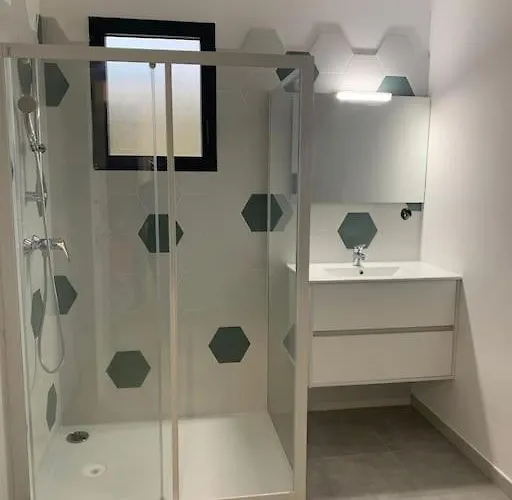 Appartement Superbe Neuf Avec Parking Sur Place Corte (Corsica)